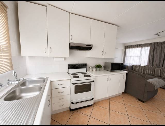2 BEDROOM APARTMENT FOR SALE IN PEACEHAVEN